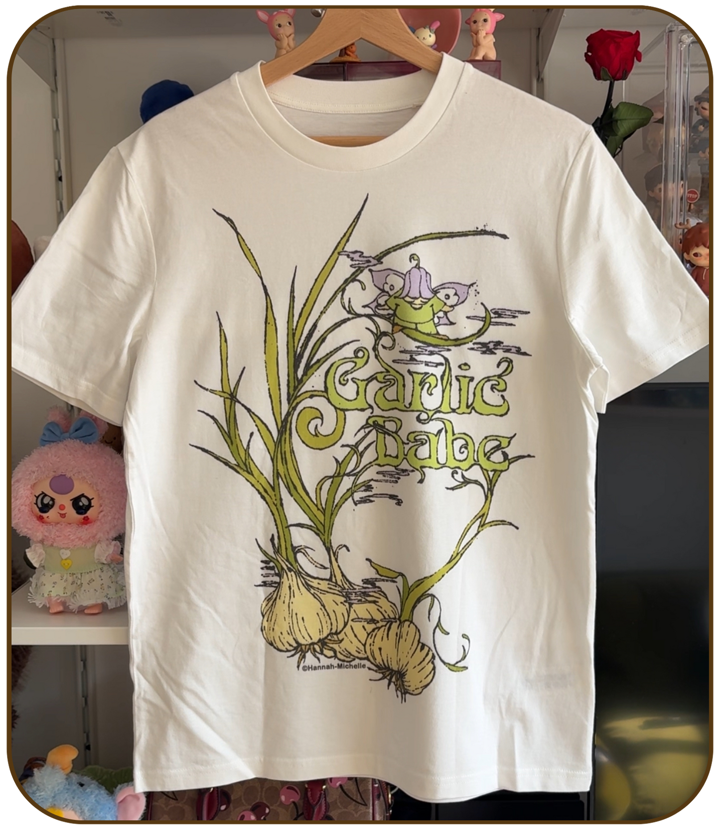Unisex Organic Off White 'Garlic Babe' T-shirt